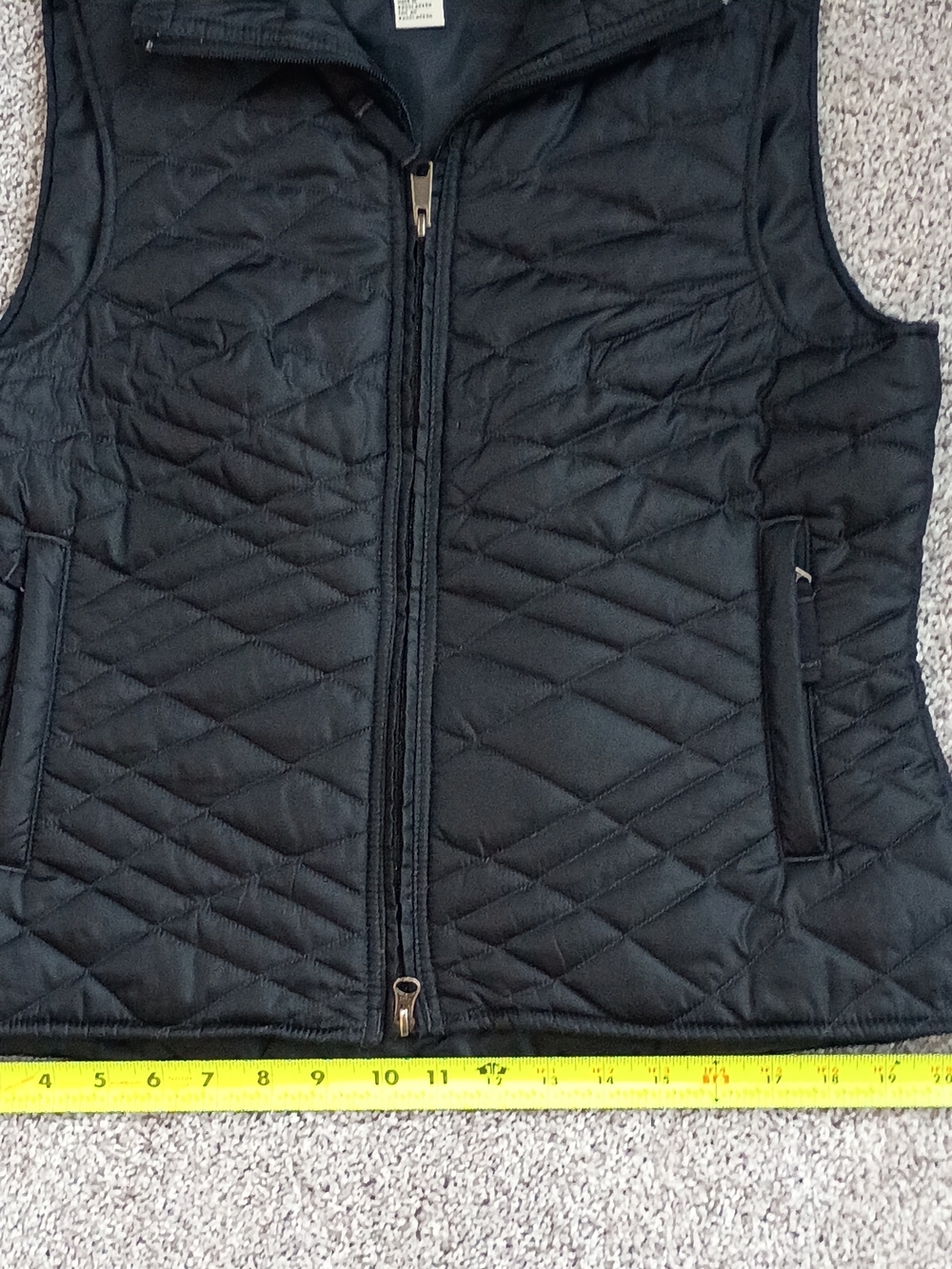 Royal Robbins, Packable-Women's Black Quilted Vest Size medium - Picture 8 of 12